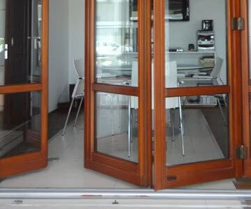 Bi-fold door