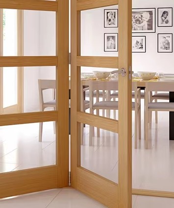 Bi-fold door